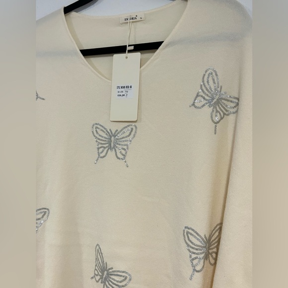 MOEWY Beige Silver Butterfly Embellished Sweater Size “Taille Unique” (One Size) - Picture 2 of 3